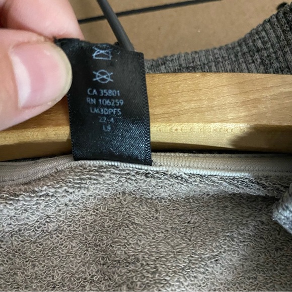 Lululemon Engineered Warmth Half Zip M Preppy Casual Light Gray Wool Blend Shirt - Picture 4 of 7